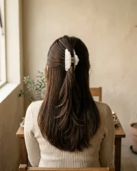 Cloud Claw, worn in the hair