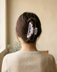 Wave Edge Claw, worn in the hair